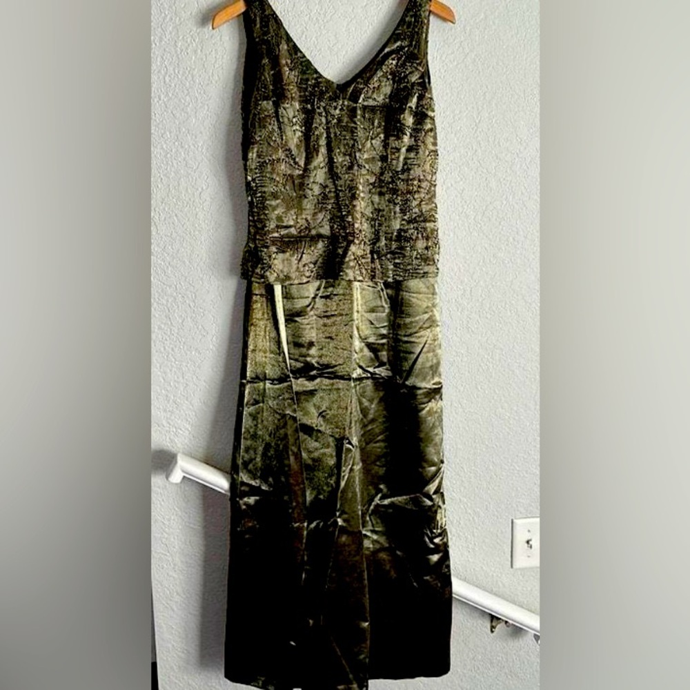 Alex Evenings Elegant Olive Green Sleeveless Dress